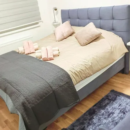 Apartment Silver *