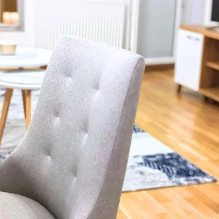 Silver Apartment Pale